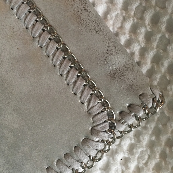 Silver Brushed Metallic Clutch Purse Chain Detail - Picture 2 of 5